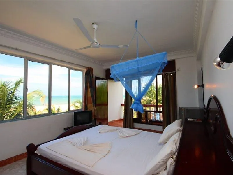 ***  Topaz Beach Hotel Negombo Sri Lanka