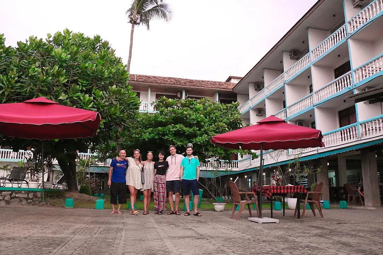 Topaz Beach Hotel Negombo