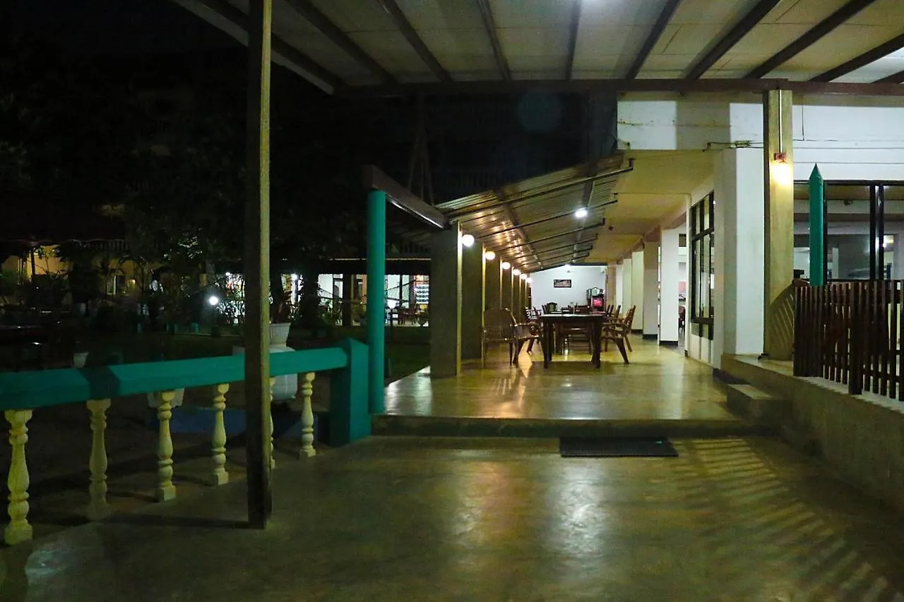 Topaz Beach Hotel Negombo