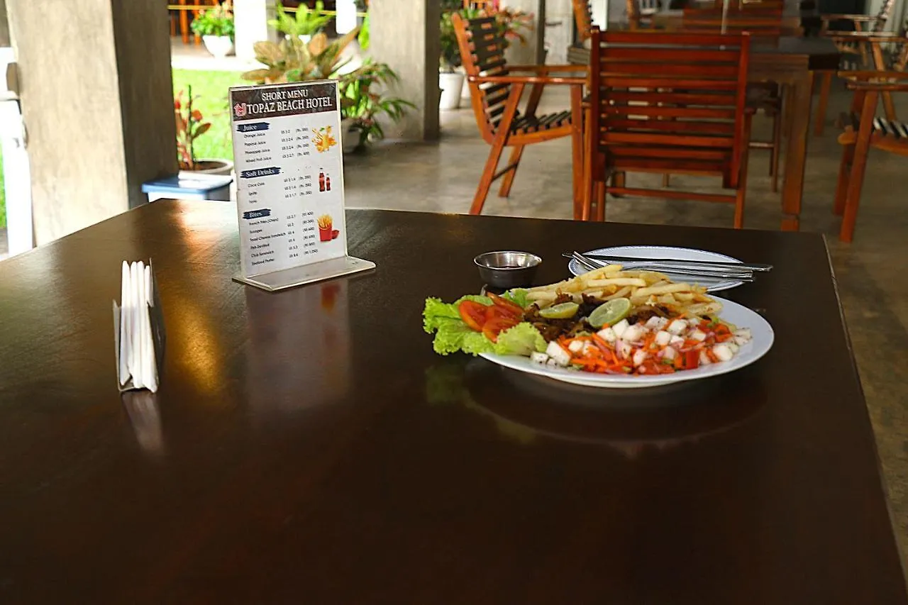 Topaz Beach Hotel Negombo 3*,