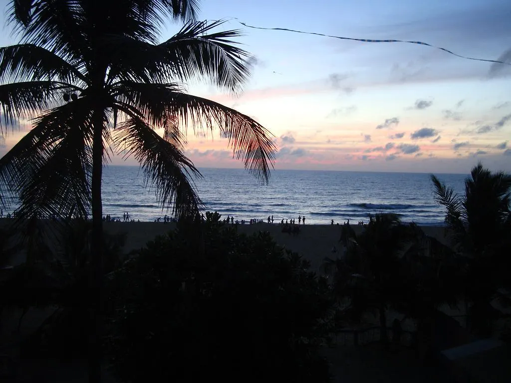 Topaz Beach Hotel Negombo
