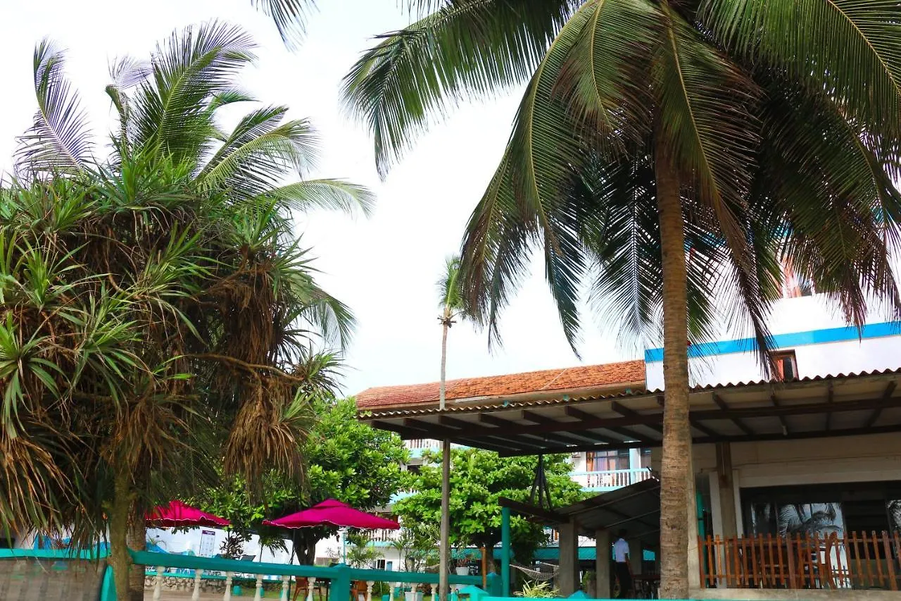 Topaz Beach Hotel Negombo